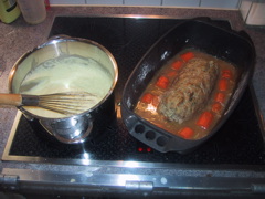 Kartoffelstock und Hackbraten bereit zum Servieren